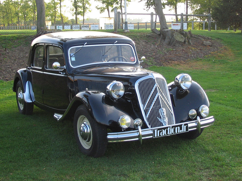 Illustration for article titled Generation Gap: Citroën Flagship Sedans Edition